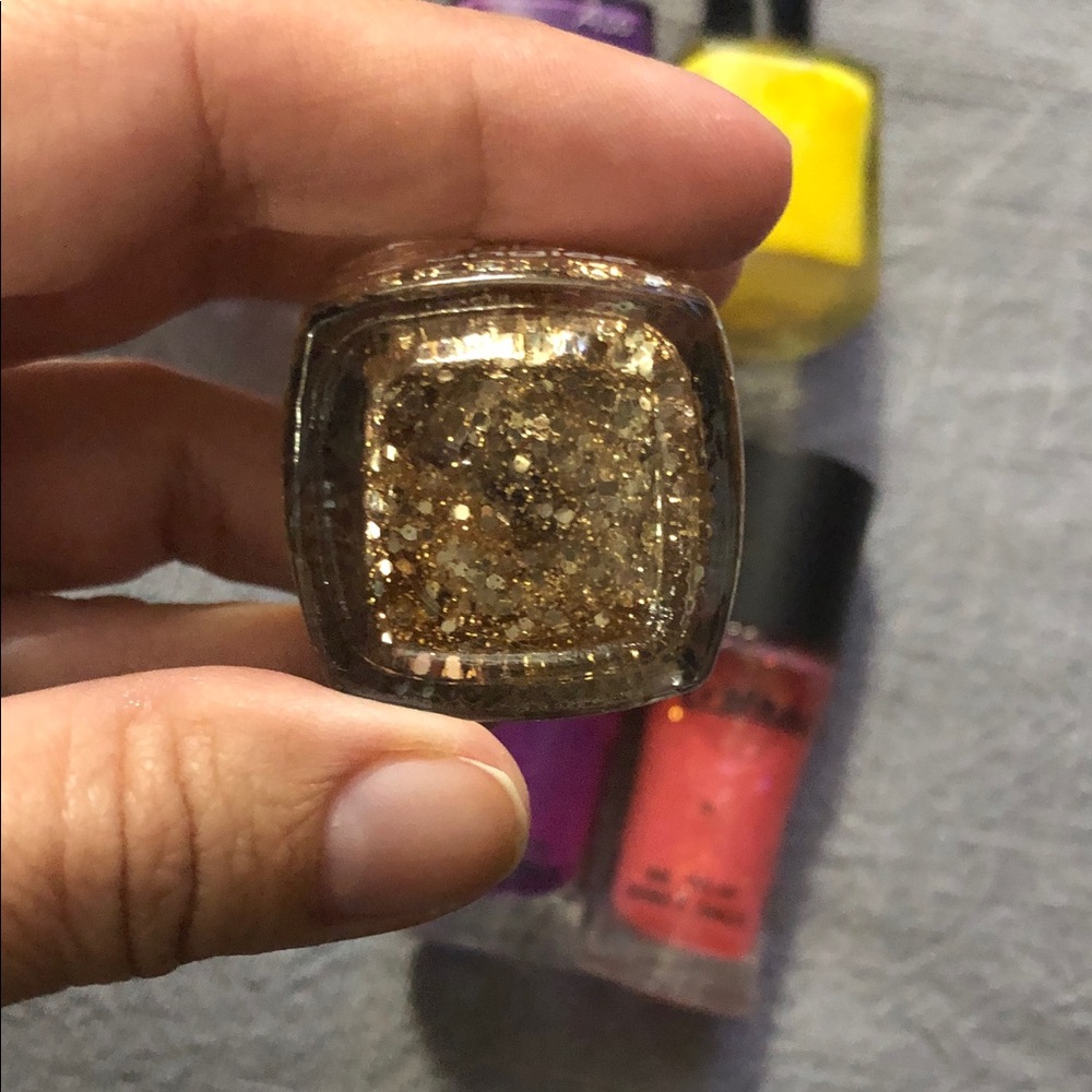 Ardene Vibrant Nail Polish Set - Blue, Pink, Yellow, Gold, Purple, Orange - Picture 4 of 6